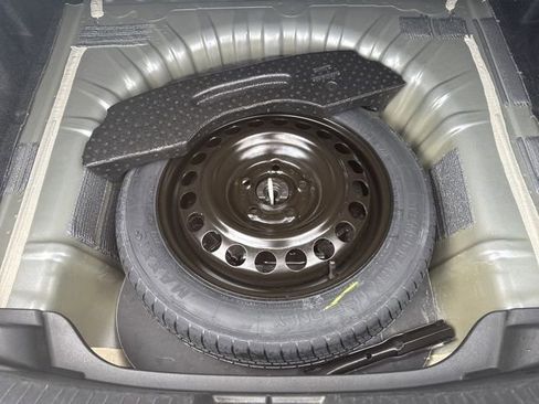 Used 2024 Chevrolet Malibu LT image 38