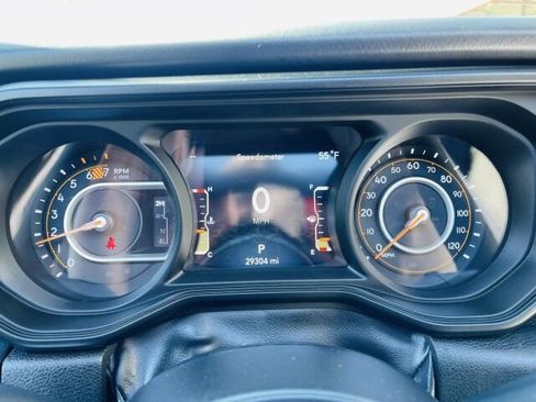 Used 2024 Jeep Wrangler Unlimited Sahara w/ Technology Group AWD/4WD image 24