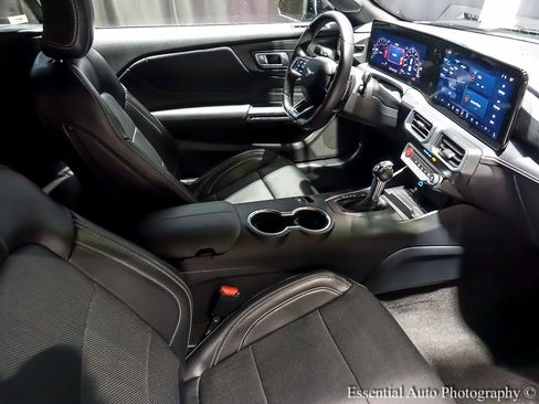 Used 2024 Ford Mustang GT Premium image 25