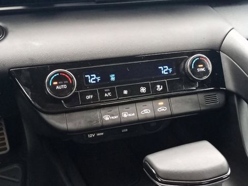 Certified 2025 Hyundai Elantra Sport image 12