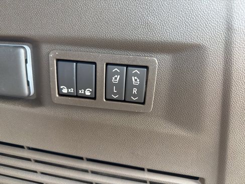 New 2026 GMC Yukon Elevation image 17