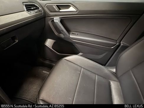 Used 2019 Volkswagen Tiguan SE FWD image 18