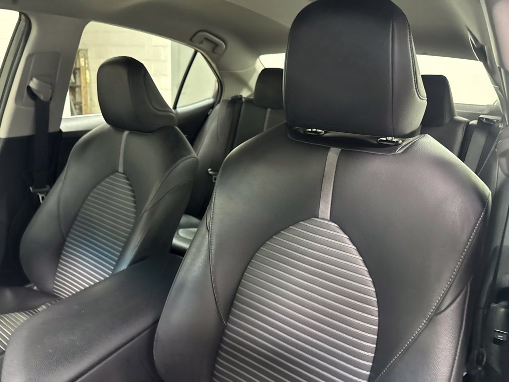 Used 2018 Toyota Camry SE FWD image 14