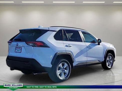 Used 2021 Toyota RAV4 LE image 4