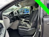 Used 2019 Dodge Grand Caravan SE w/ UConnect Hands-Free Group image 3