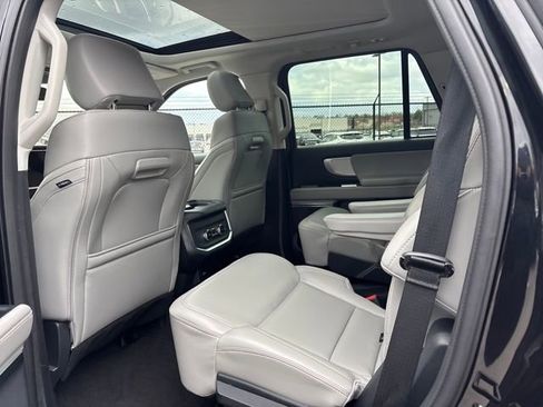 Certified 2025 Ford Expedition Active image 13