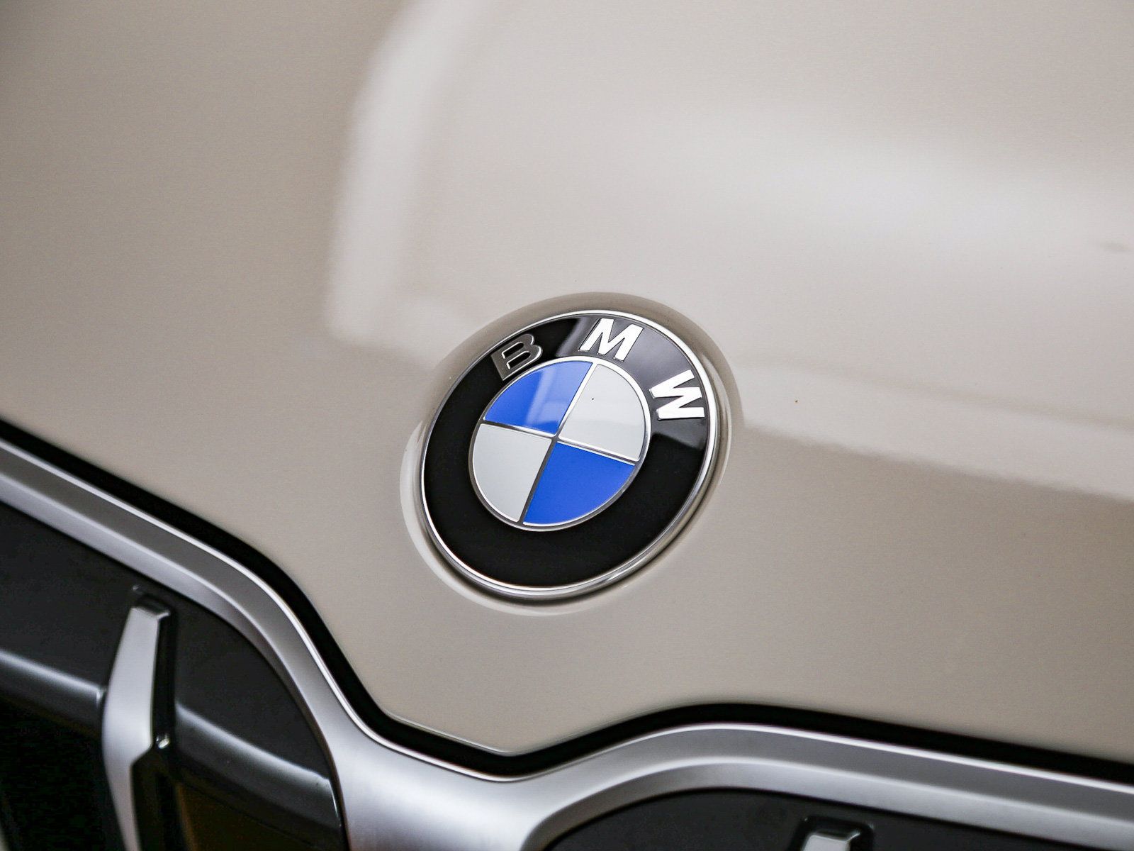 Used 2026 BMW X1 xDrive28i w/ Technology Package AWD/4WD image 9