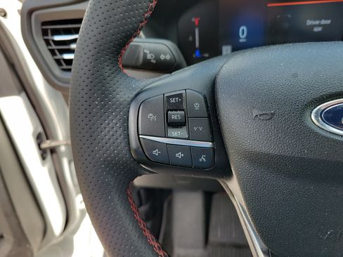 Used 2023 Ford Escape ST-Line w/ Tech Pack #1 AWD/4WD image 13