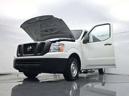 Used 2018 Nissan NV 3500 S RWD image 32