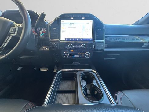Used 2022 Ford F250 Lariat w/ Lariat Ultimate Package AWD/4WD image 3