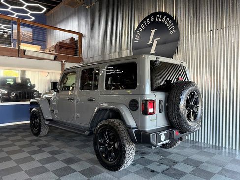 Used 2021 Jeep Wrangler Unlimited Sahara AWD/4WD image 4