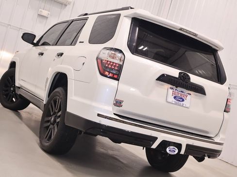 Used 2019 Toyota 4Runner Limited AWD/4WD image 39