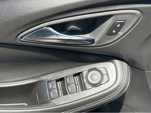 Used 2025 Buick Encore GX Preferred FWD image 29
