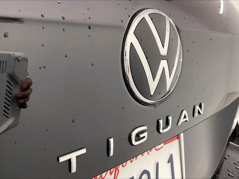 Used 2022 Volkswagen Tiguan S image 32
