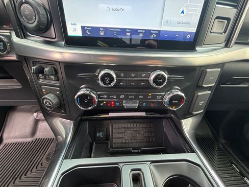 Used 2022 Ford F150 Lariat w/ Equipment Group 502A High image 4