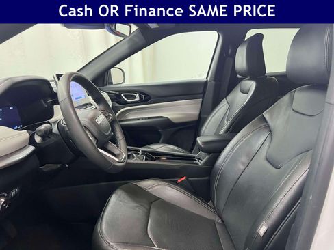 Certified 2025 Jeep Compass Limited w/ Elite Group AWD/4WD image 15