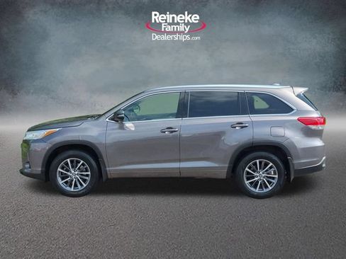 Used 2018 Toyota Highlander XLE AWD/4WD image 9