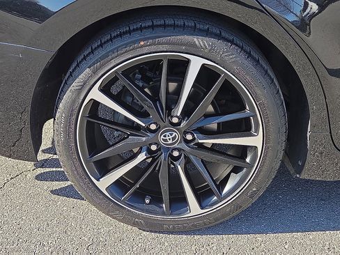 Used 2018 Toyota Camry XSE image 7