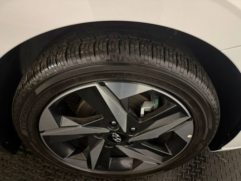 Certified 2023 Hyundai Elantra Limited image 15