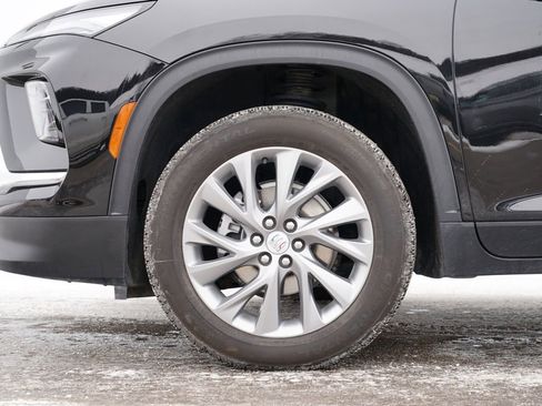 Used 2025 Buick Enclave Preferred image 11