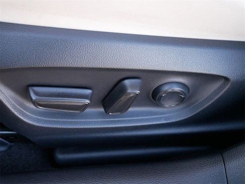 Used 2022 Toyota Corolla XLE image 15