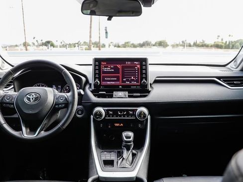 Used 2022 Toyota RAV4 XLE Premium AWD/4WD image 15