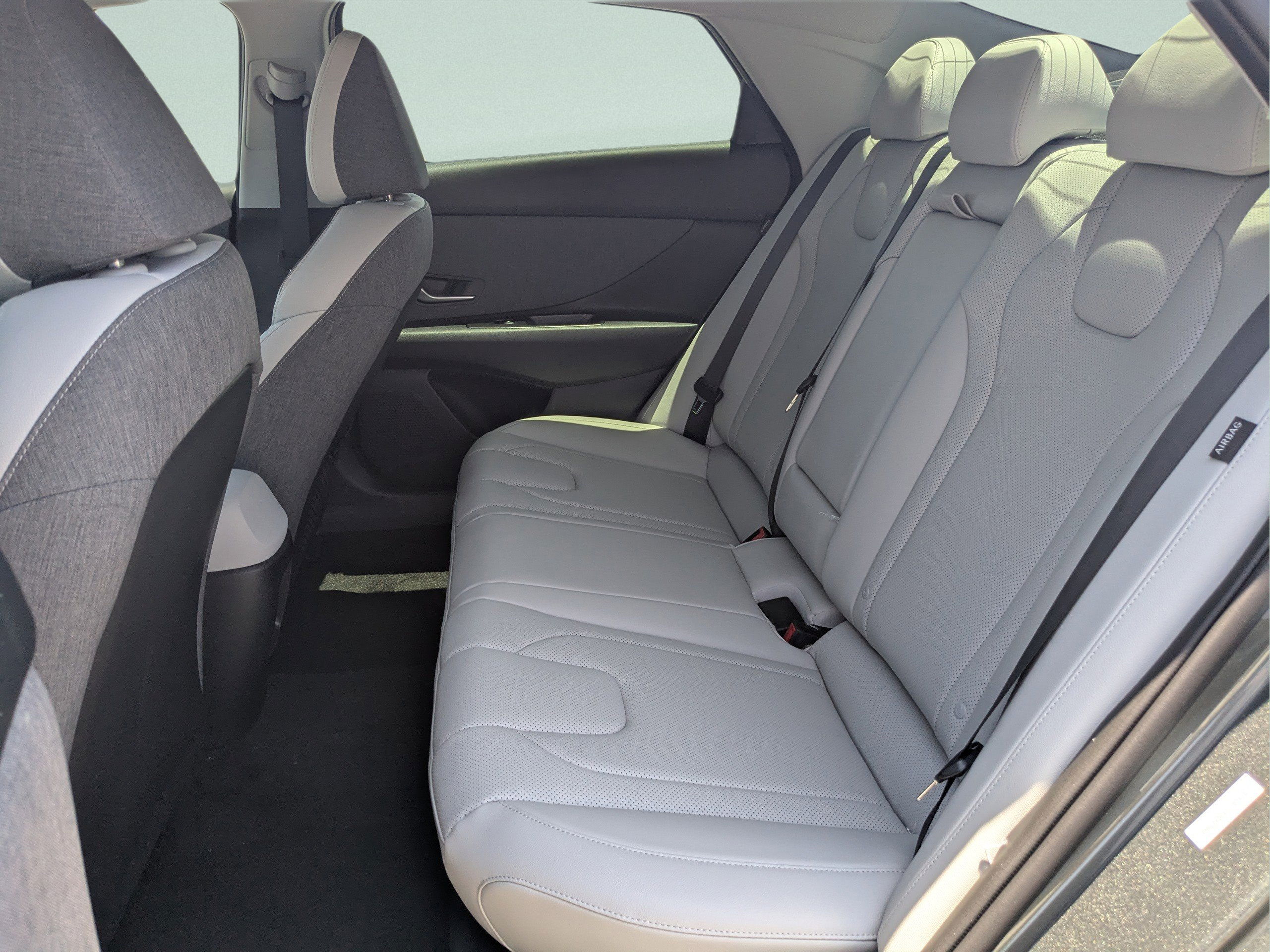 New 2026 Hyundai Elantra Limited FWD image 14