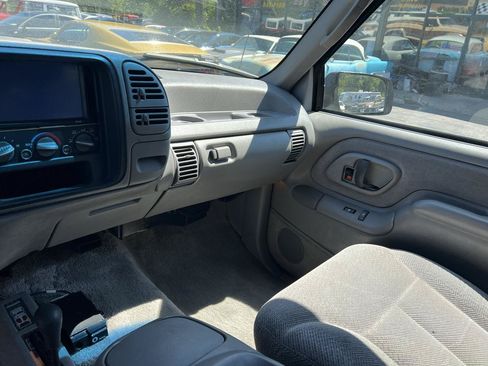 Used 1995 Chevrolet Suburban 4WD image 10