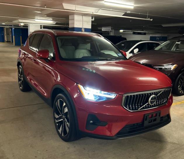 Used 2024 Volvo XC40 B5 Plus w/ Protection Package Premier AWD/4WD image 9