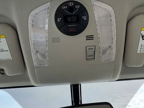 Used 2010 Toyota Prius Five FWD image 33