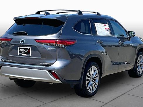 Certified 2020 Toyota Highlander Platinum AWD/4WD image 12