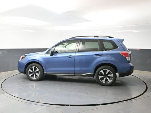 Used 2018 Subaru Forester 2.5i Premium w/ All-Weather Package AWD/4WD image 9