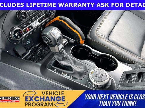Used 2024 Ford Bronco Badlands image 14