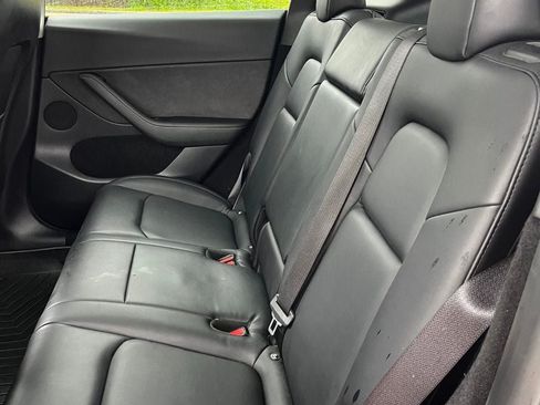 Used 2024 Tesla Model Y 2WD image 18
