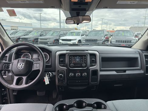 Used 2018 RAM 1500 Express AWD/4WD image 28