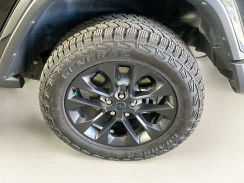 Used 2025 Jeep Wrangler Unlimited Sahara AWD/4WD image 11