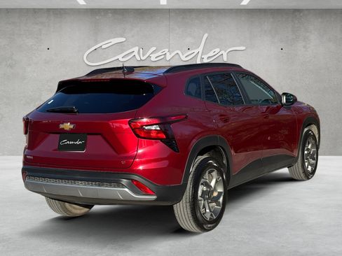 Used 2025 Chevrolet Trax LT image 19