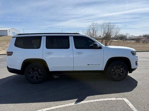 Used 2025 Jeep Wagoneer Series II w/ Premium Group I image 5