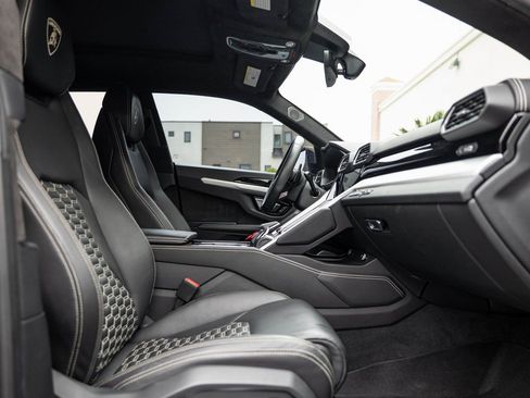 Used 2024 Lamborghini Urus S image 29