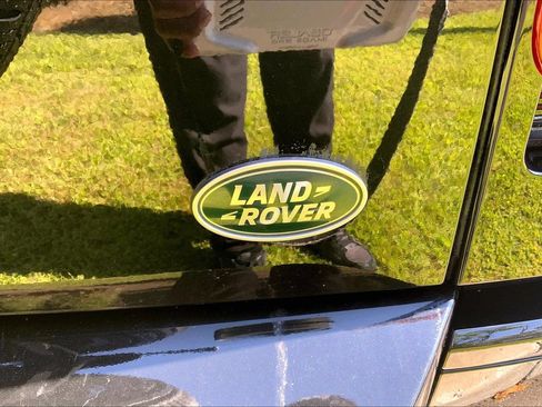 Used 2023 Land Rover Defender 130 X-Dynamic SE AWD/4WD image 31