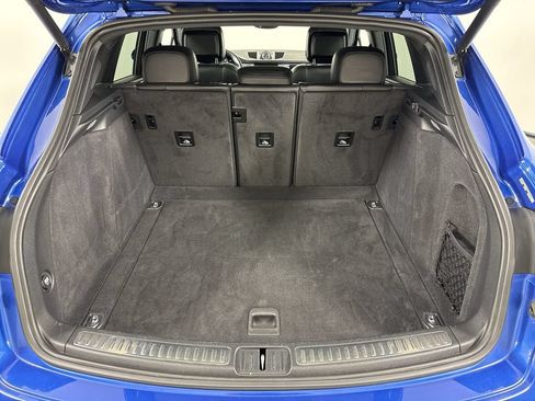 Certified 2018 Porsche Macan AWD/4WD image 21