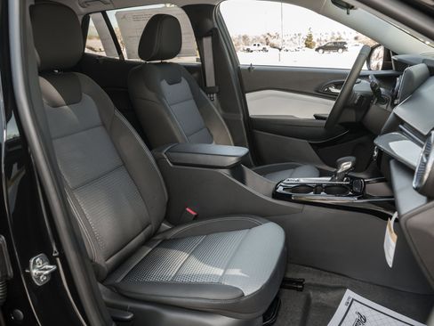 New 2026 Chevrolet Trax LT w/ Driver Confidence Package image 33