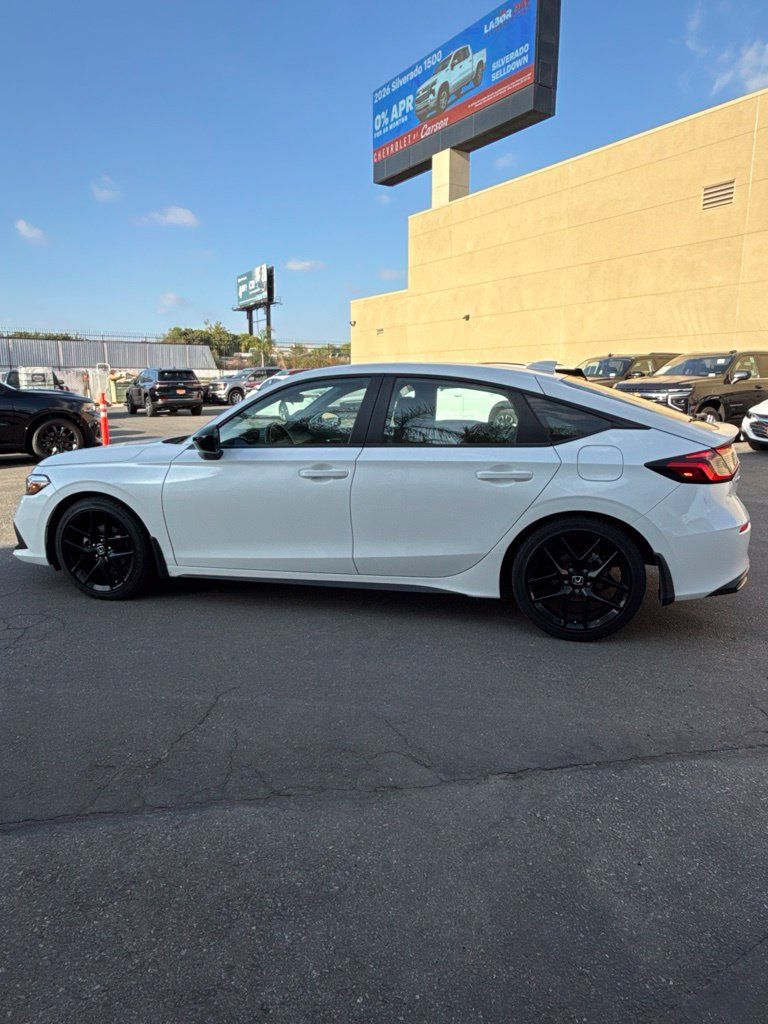 Used 2023 Honda Civic Sport image 3