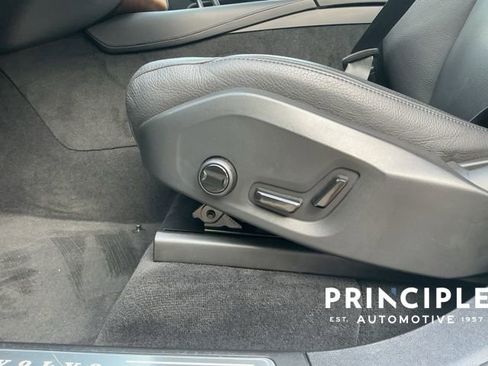 Certified 2024 Volvo XC90 B5 Plus AWD/4WD image 29
