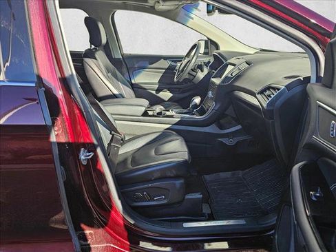 Used 2017 Ford Edge Titanium w/ Equipment Group 302A image 10