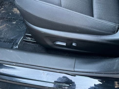 Used 2025 Nissan Altima 2.5 SV image 22