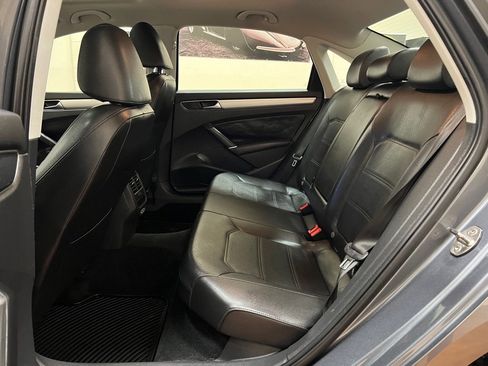 Used 2019 Volkswagen Passat 2.0T Wolfsburg w/ Wheels & Sunroof Package image 32