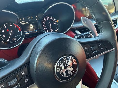 Used 2018 Alfa Romeo Stelvio Ti Sport image 30