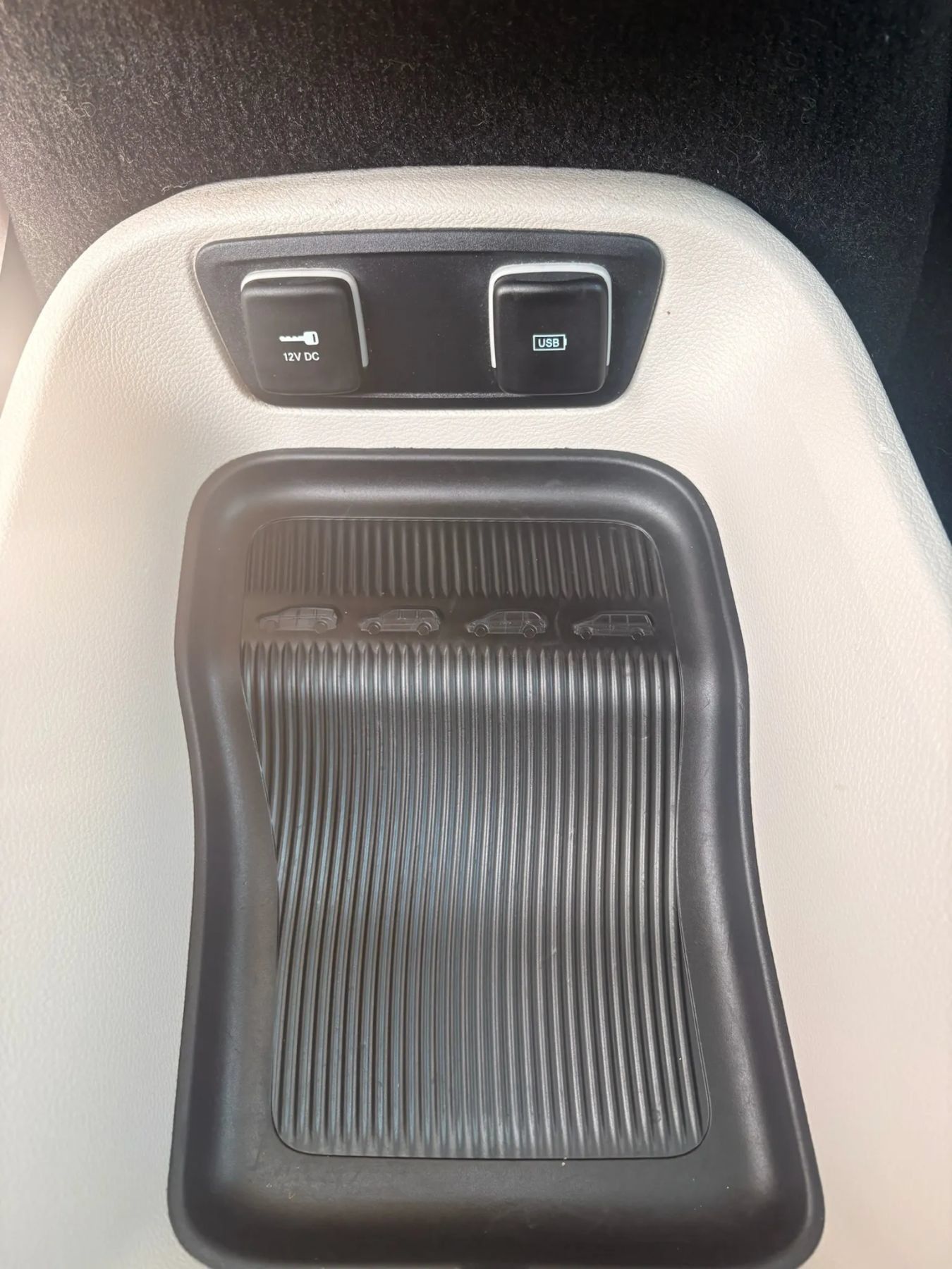 Used 2017 Chrysler Pacifica Limited w/ Advanced Safetytec Group FWD image 28