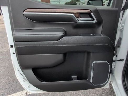Certified 2024 GMC Sierra 1500 SLE RWD image 9